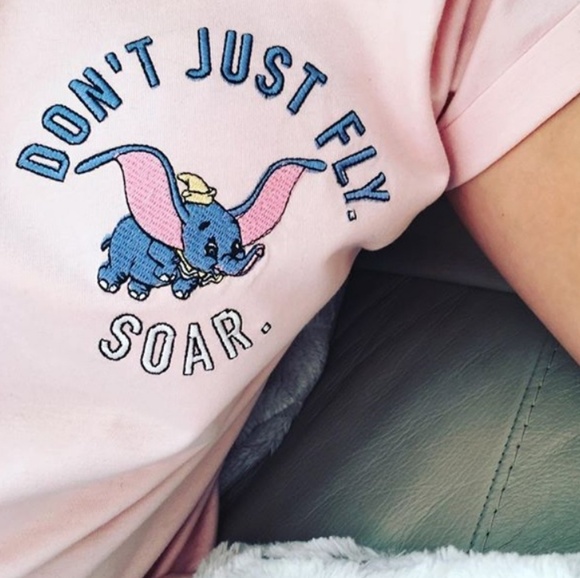 Disney Tops - Dumbo tshirt